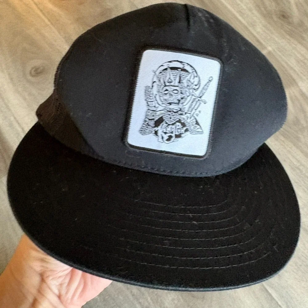 King Ruck Skull Black‎ Trucker Hat Snapback Yupoong The Classics Mesh Cap